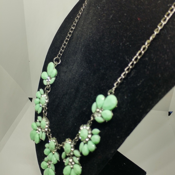 Green and Crystal Flowering Necklace - Picture 3 of 4